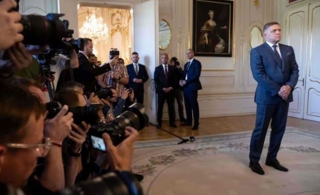 Поліція Словаччини відкрила справу проти Фіцо за держзраду